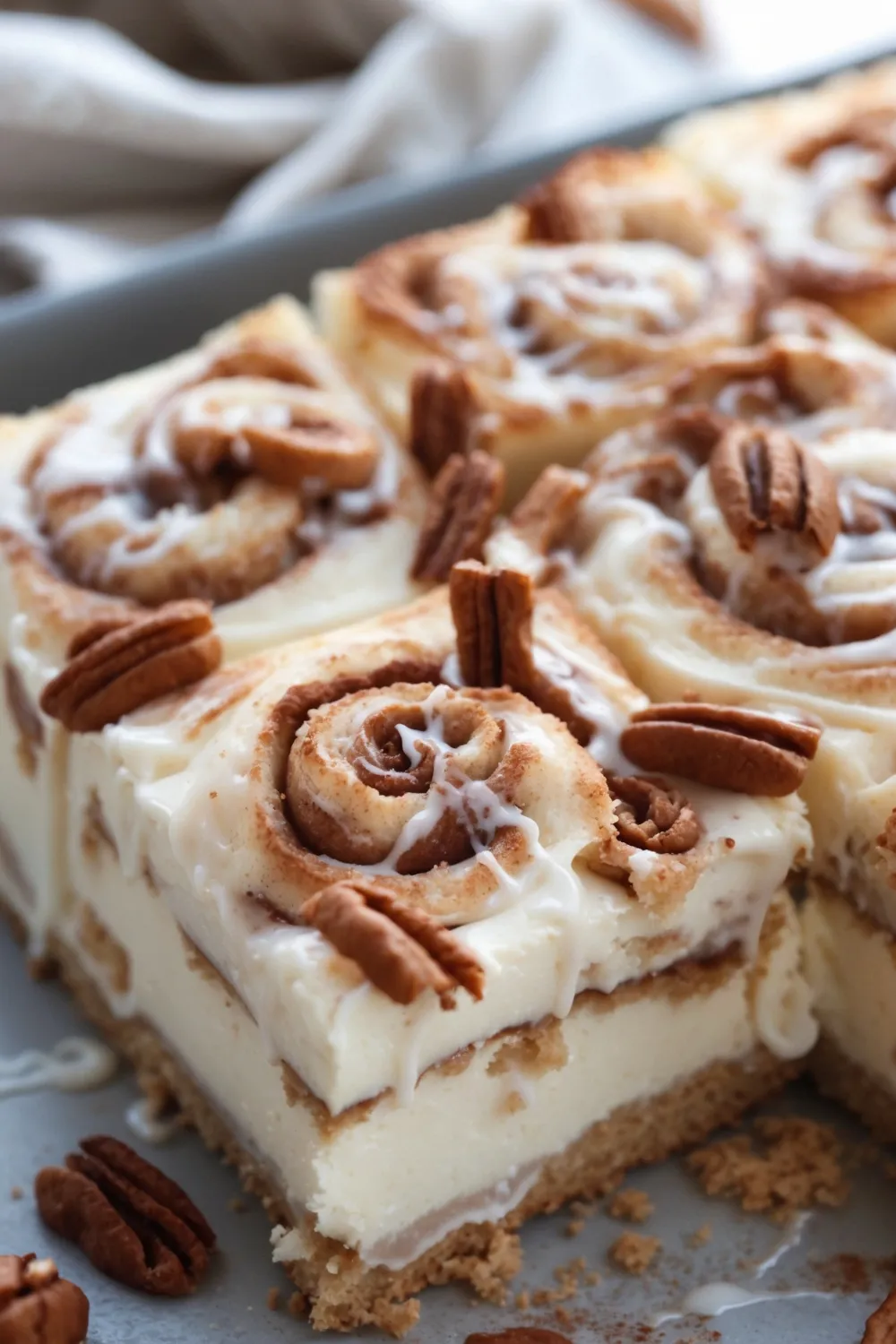 Cinnamon Roll Cheesecake Bars